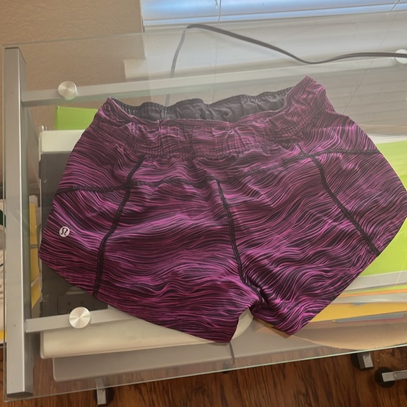 Lululemon athletica hotty hot shorts you can flip them inside out - Picture 4 of 4